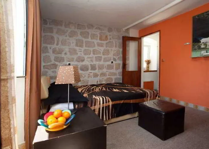 Veli Varos Appartement *