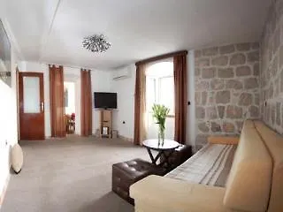 Veli Varos Apartman Split