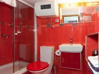 Veli Varos Apartman *