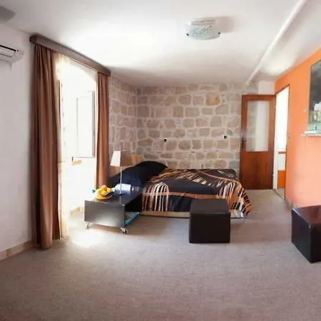 Veli Varos Apartman