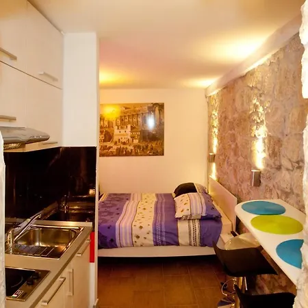 Veli Varos Apartman Split