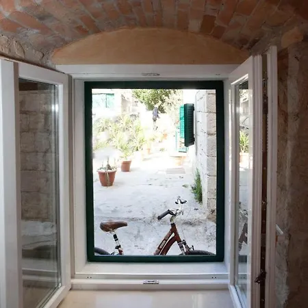Veli Varos Apartment *