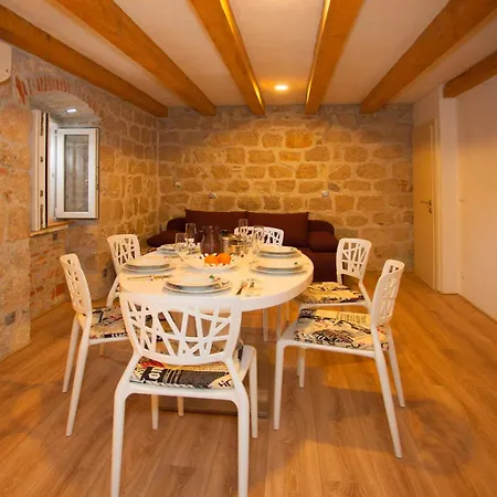 Apartment Veli Varos *