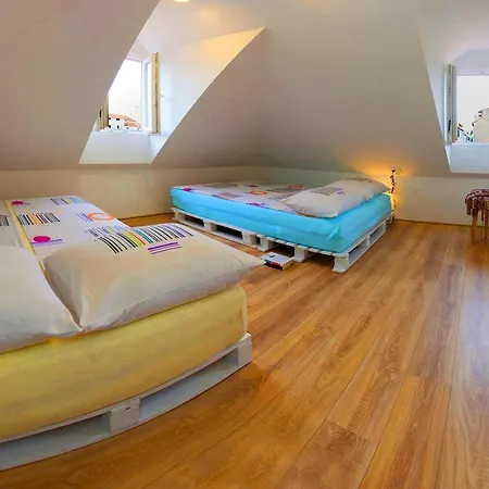 Apartment Veli Varos *