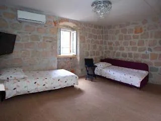 Apartment Veli Varos *
