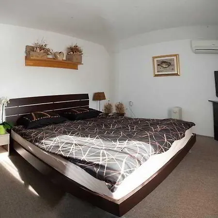 Apartment Veli Varos