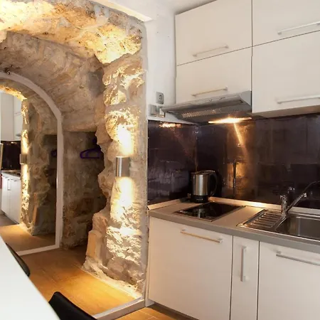 Veli Varos Apartment