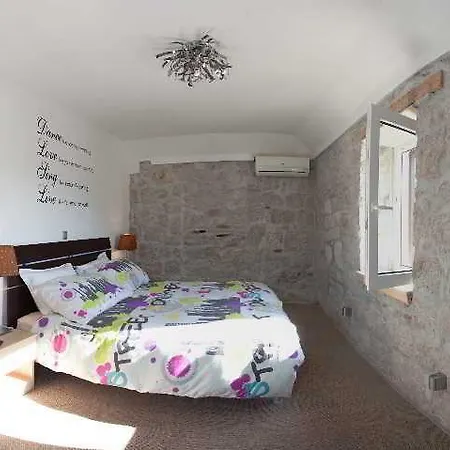 Veli Varos Apartment